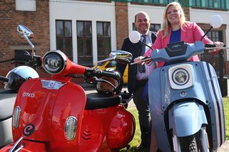 Motorka vašeho dědečka je zpět. Ikonický Simson z NDR znovu ožívá jako elektroskútr